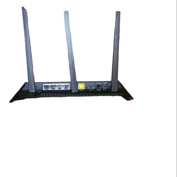 NETGEAR Nighthawk AC2300 Smart WIFI Router Model R7000P - Picture 3 of 16